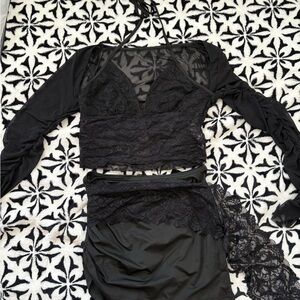 Elegant Black Lace Intimate Set